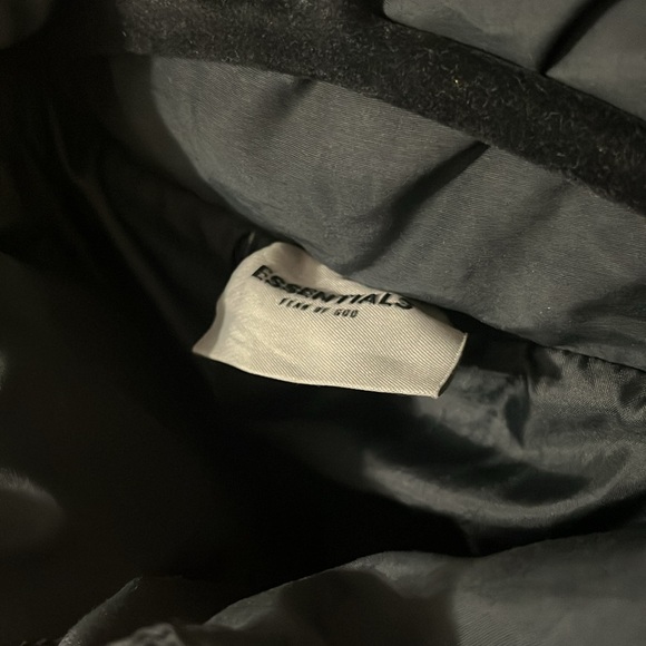 Fear of God Essentials Puffer - Picture 3 of 10